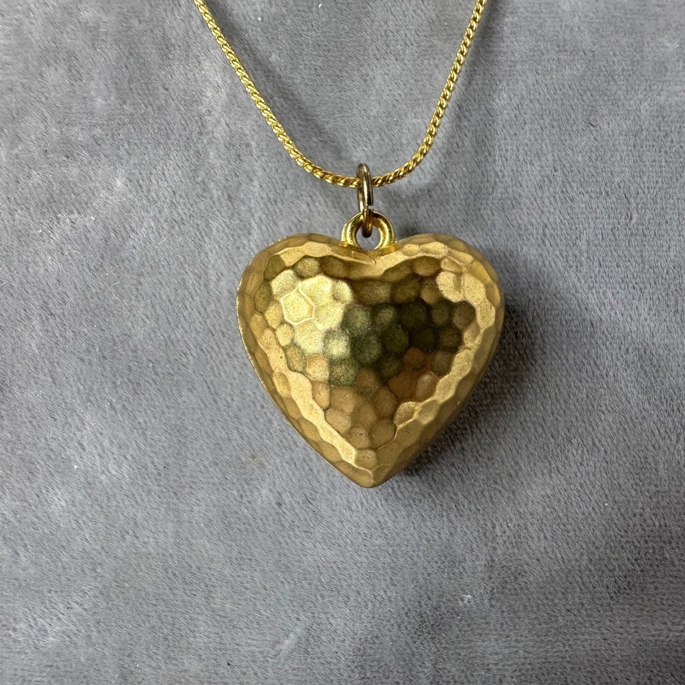 Hammered Gold Tone Puffy Heart Pendant Necklace 20" Chain Vintage Style